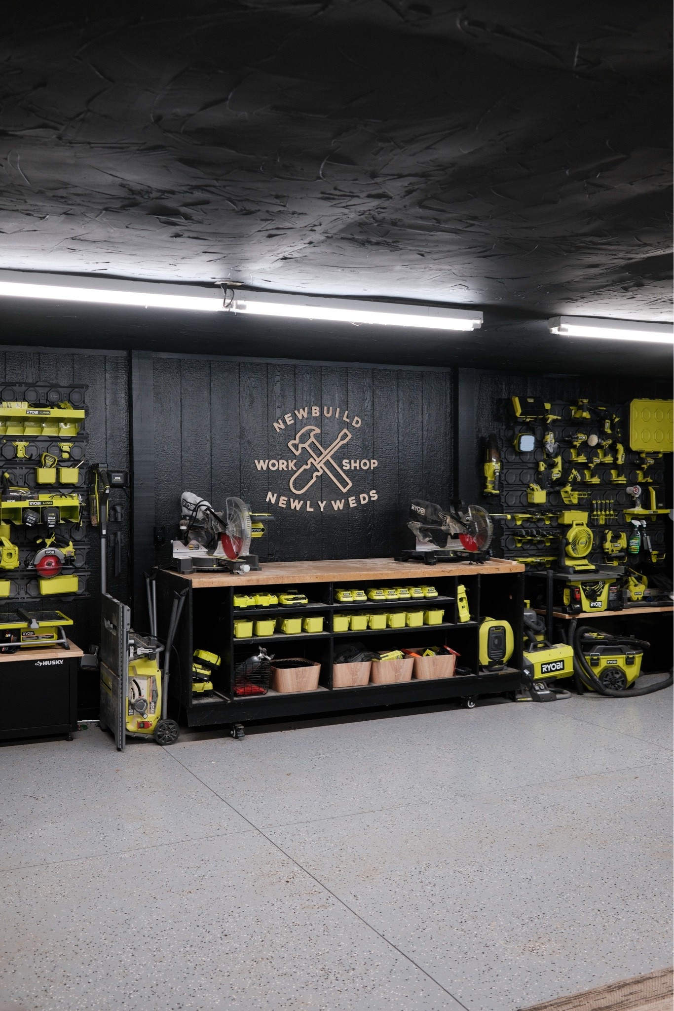 Painted the ceiling black in the workshop finally 🖤

#LTKHome #LTKSeasonal #LTKstorytime