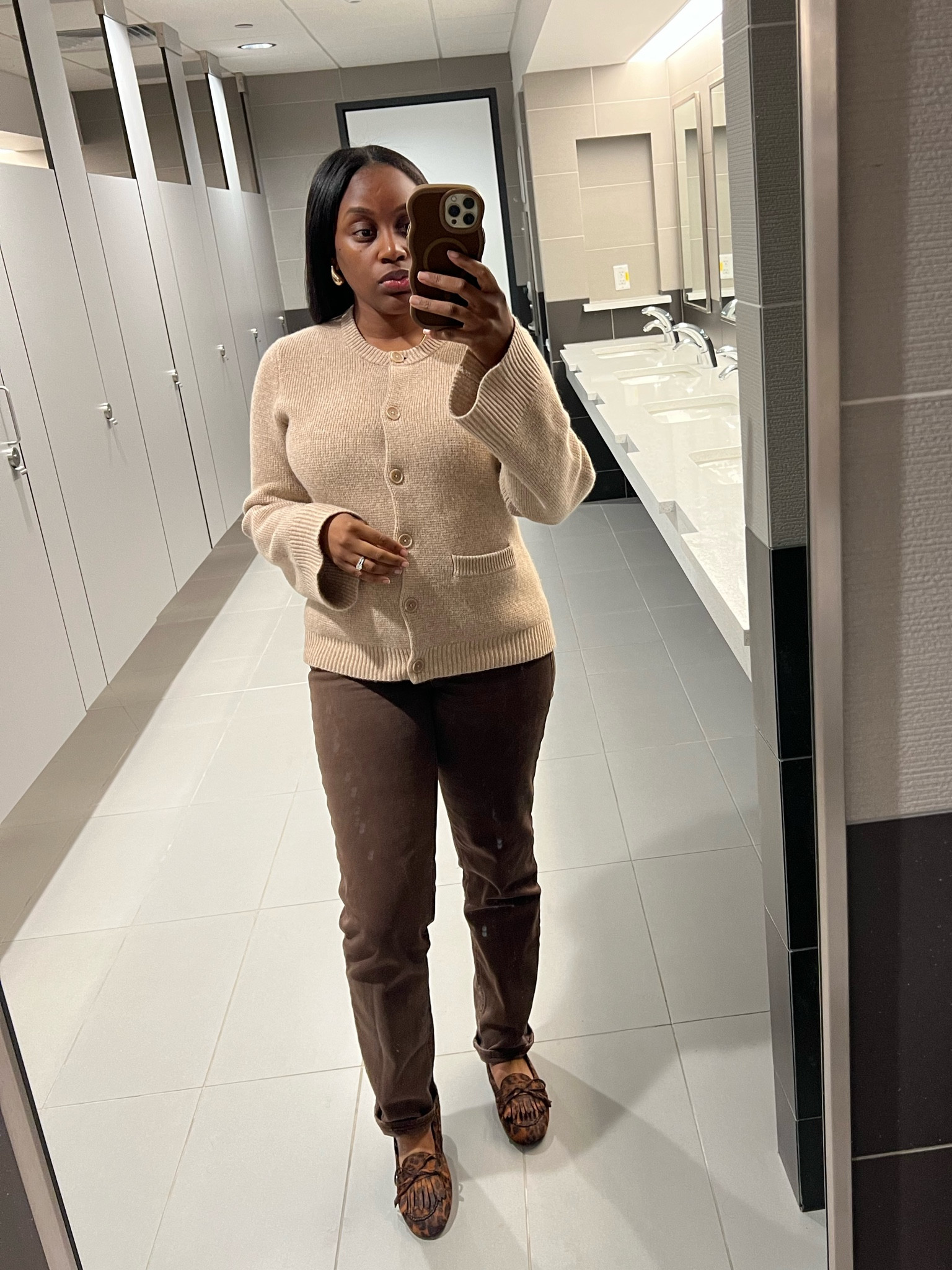 My in office day looks always consist of a blazer or cardigan because it can get so cold. This cashmere cardi is the best! So warm, cozy and stylish!  

#LTKWorkwear #LTKootd