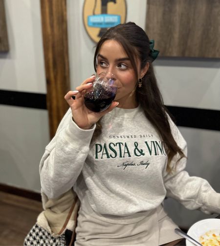 Pasta & vino 🤌🏼🤌🏼🤌🏼

Can you name a better sweatshirt 😍 

OOTD 

#LTKstyletip #LTKGiftGuide #LTKHoliday