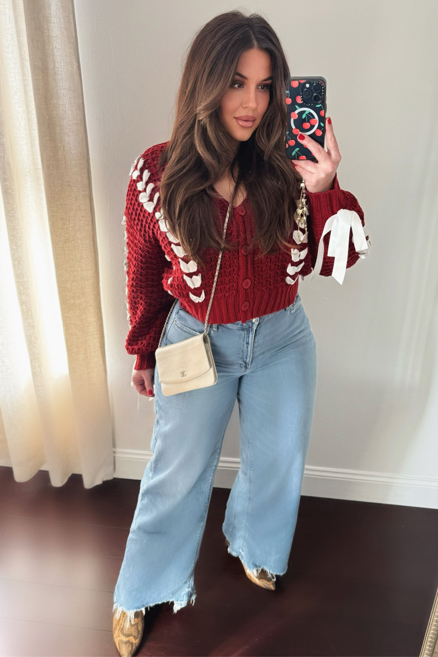 I will forever love a cute cardi! Especially holidays ones ♥️💋🎀