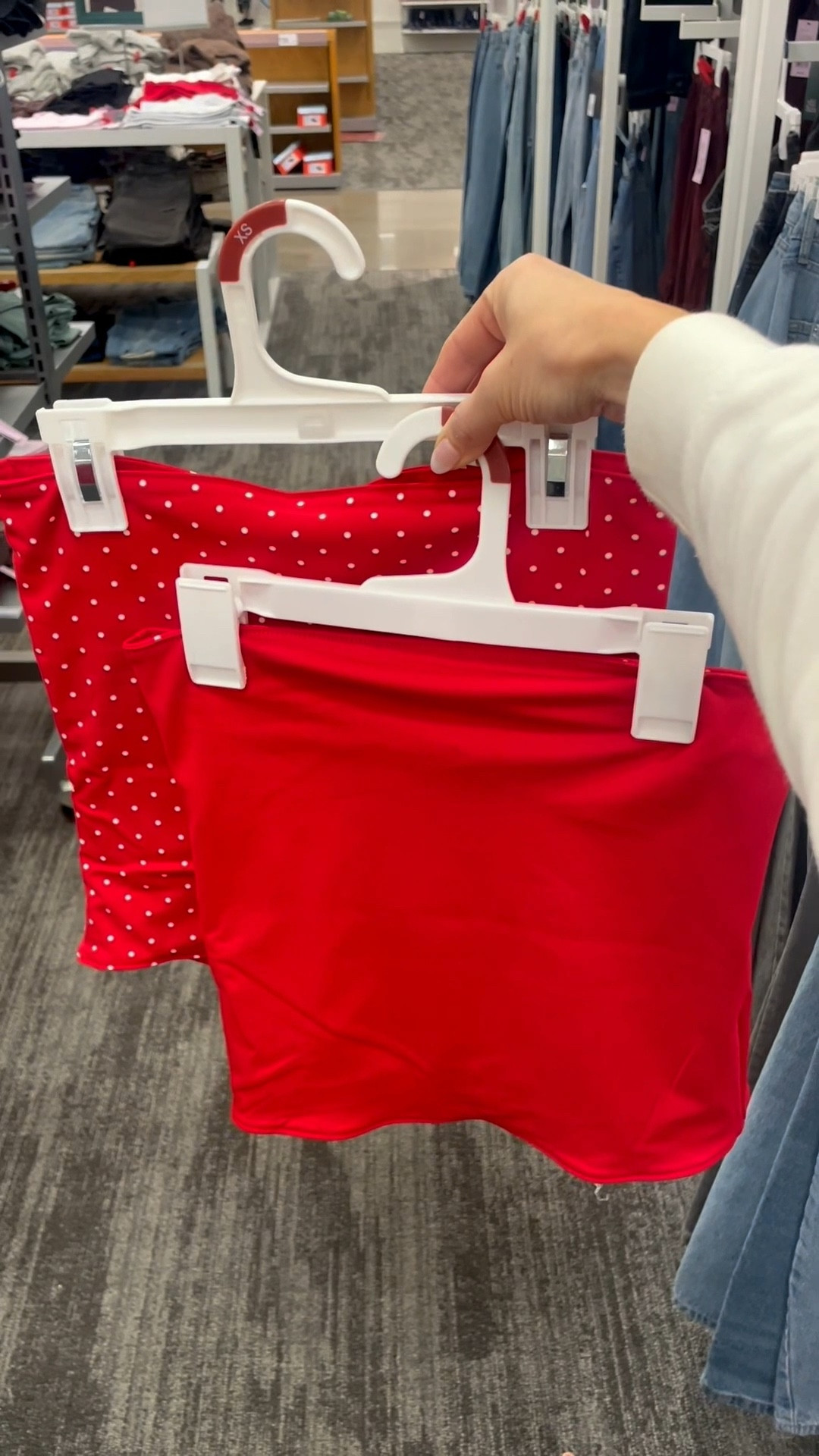 $10 butter soft reversible tube top 

#LTKootd #LTKFindsUnder50 #LTKSeasonal