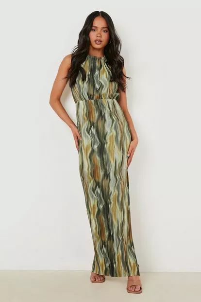 Petite Printed Plisse Pleated Thigh Split Maxi Dress | Boohoo.com (UK & IE)