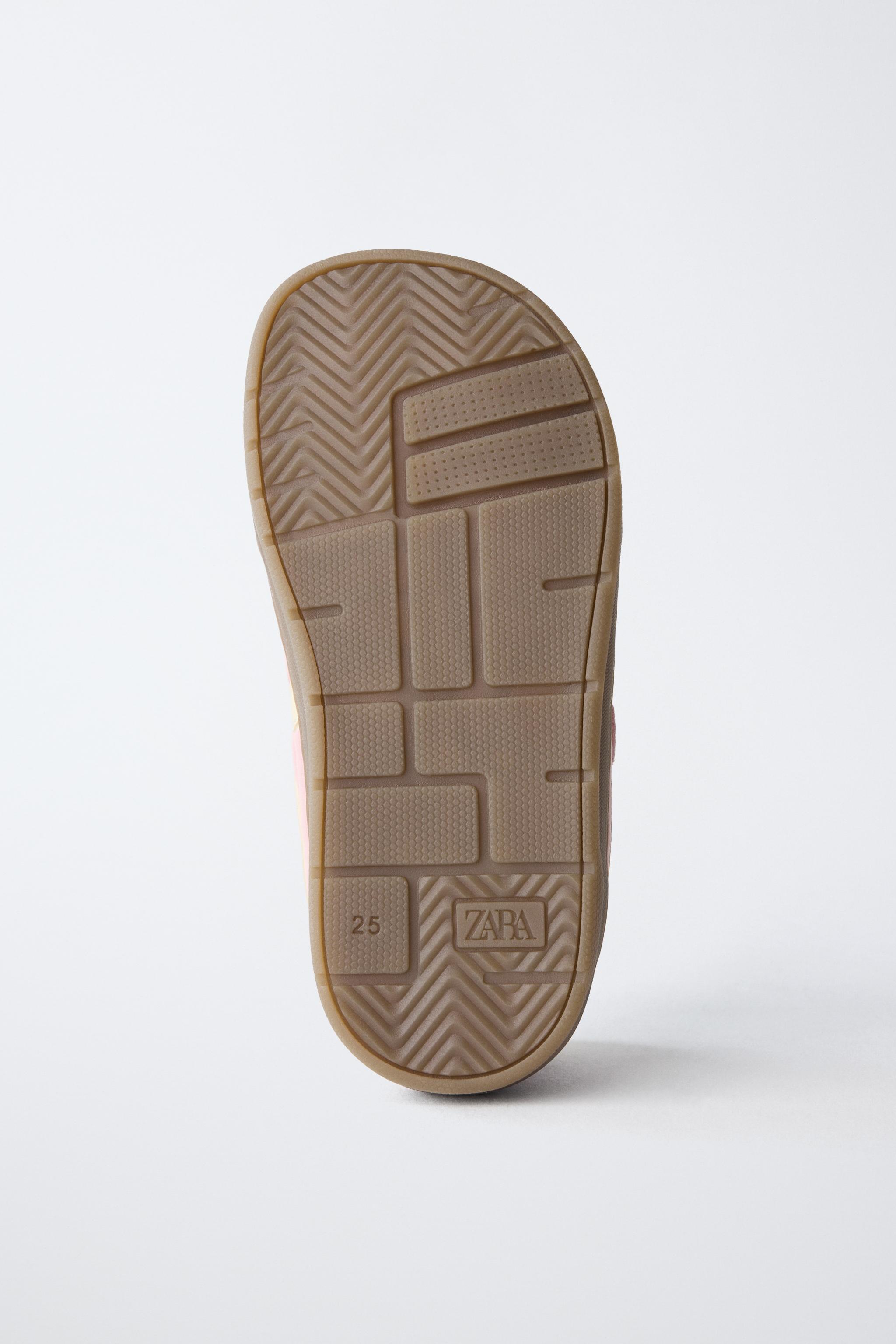 CONTRAST BAREFOOT SNEAKERS | Zara US