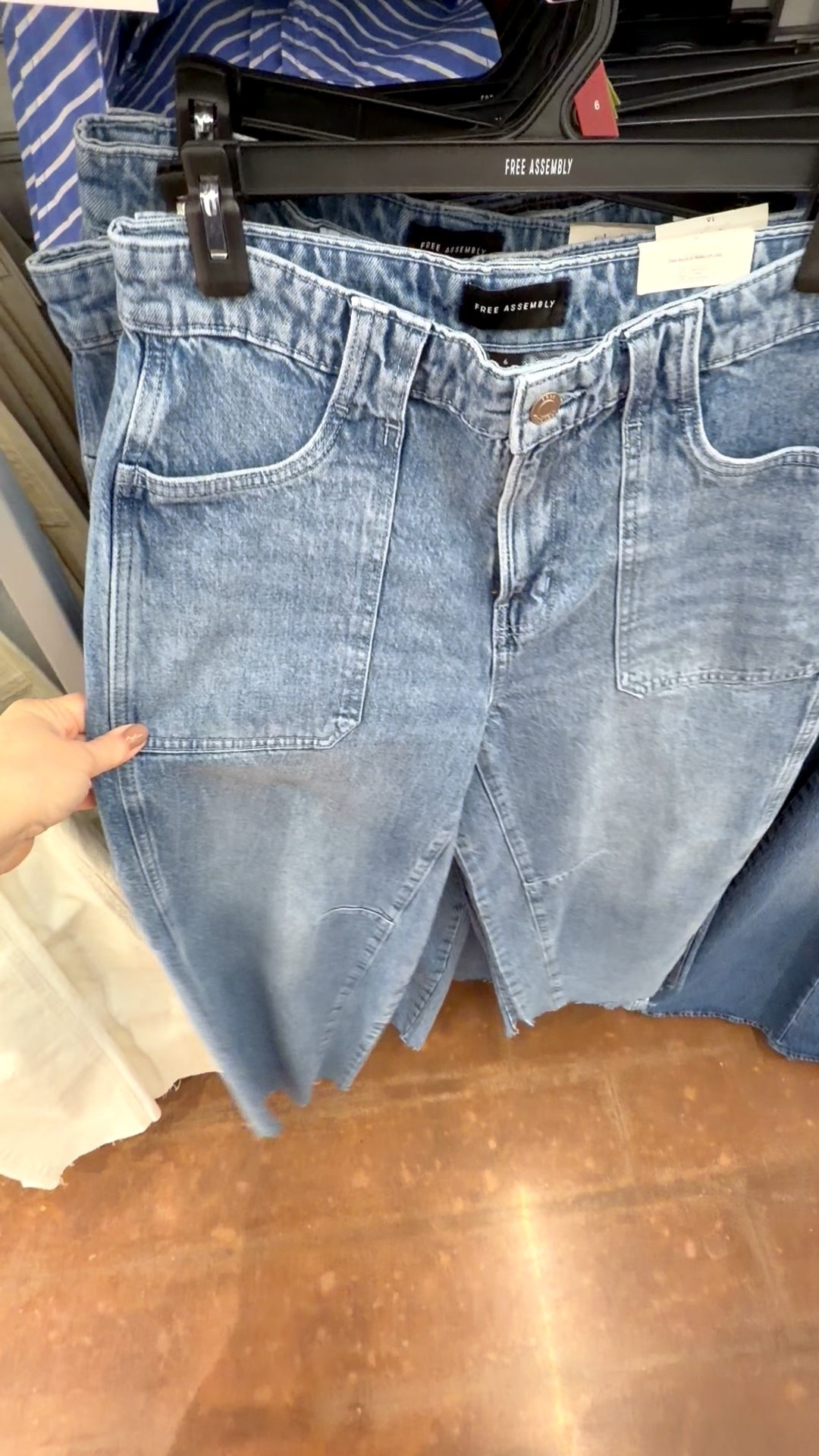 These Free Assembly barrel jeans are giving high-end denim energy 👖✨

The fit is trendy, structured, and so flattering.
They look designer… without the designer price tag.
Linked on LTK
Walmart Affiliate 
AD
#ltkstyle #freeassembly #barreljeans #elevatedcasual #walmart


#LTKootd #LTKgrwm #LTKMidsize