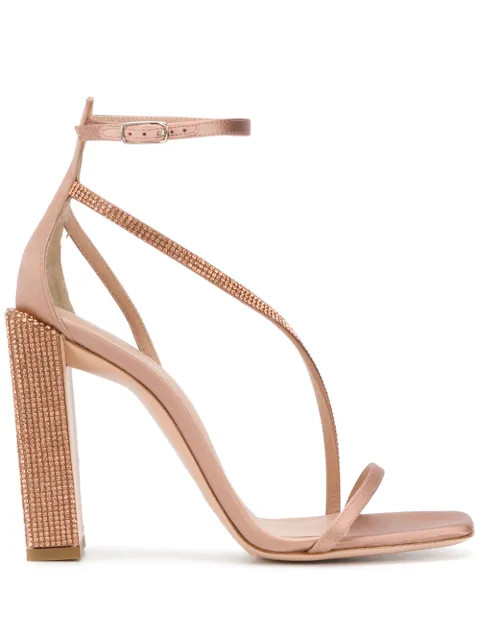 Sandália com aplicações no salto | Farfetch (BR)
