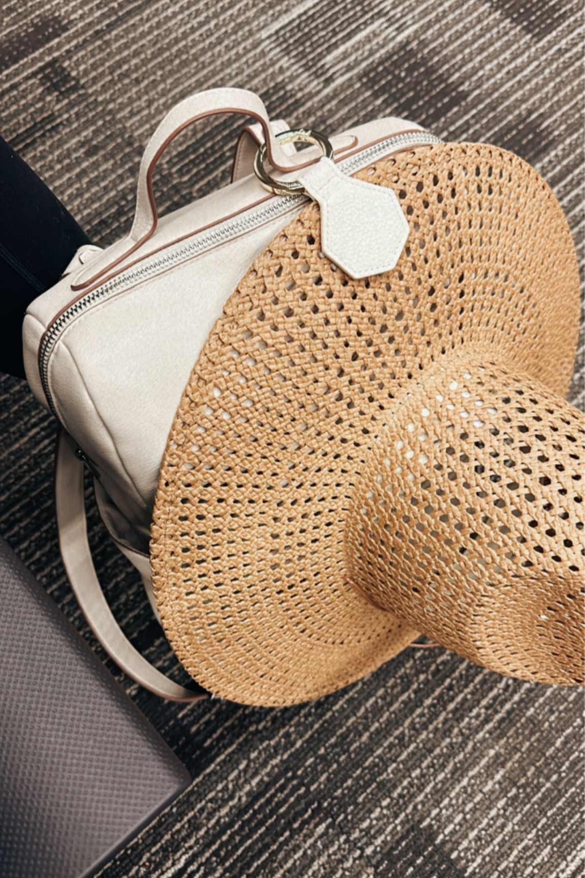 Best hat clip for travel

Amazon finds, hat clip, magnet clip for hat, hat travel

#LTKFind #LTKGiftGuide #LTKunder50