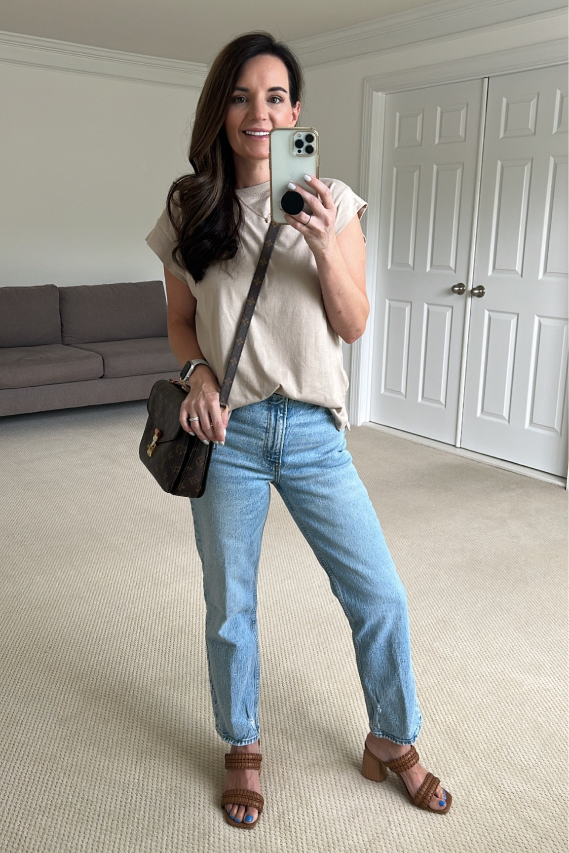 Outfit for today 
Target top xs
Jeans fit tts
Target sandals fit tts 