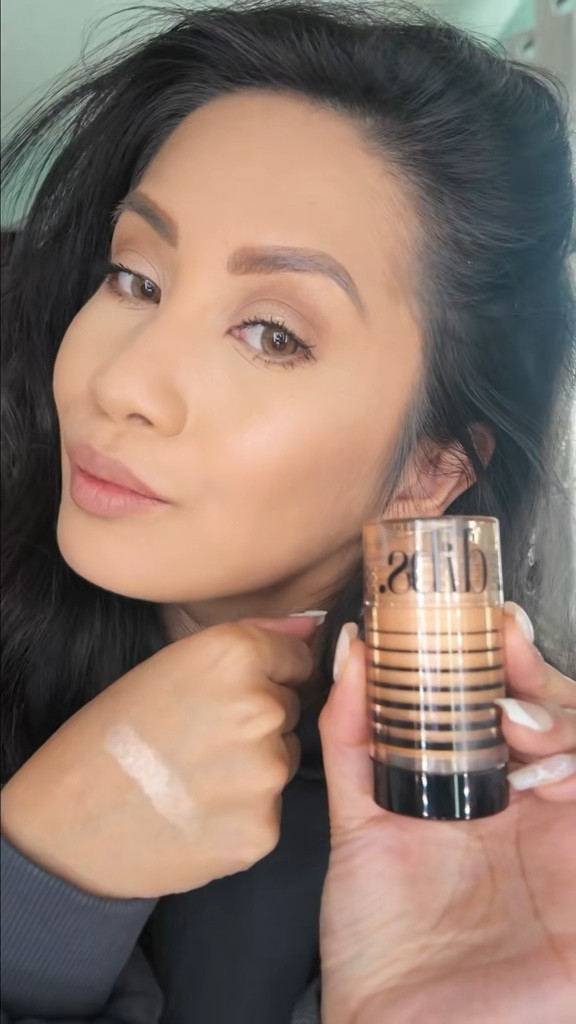 That glow! Can be used on face and body! ✨ 