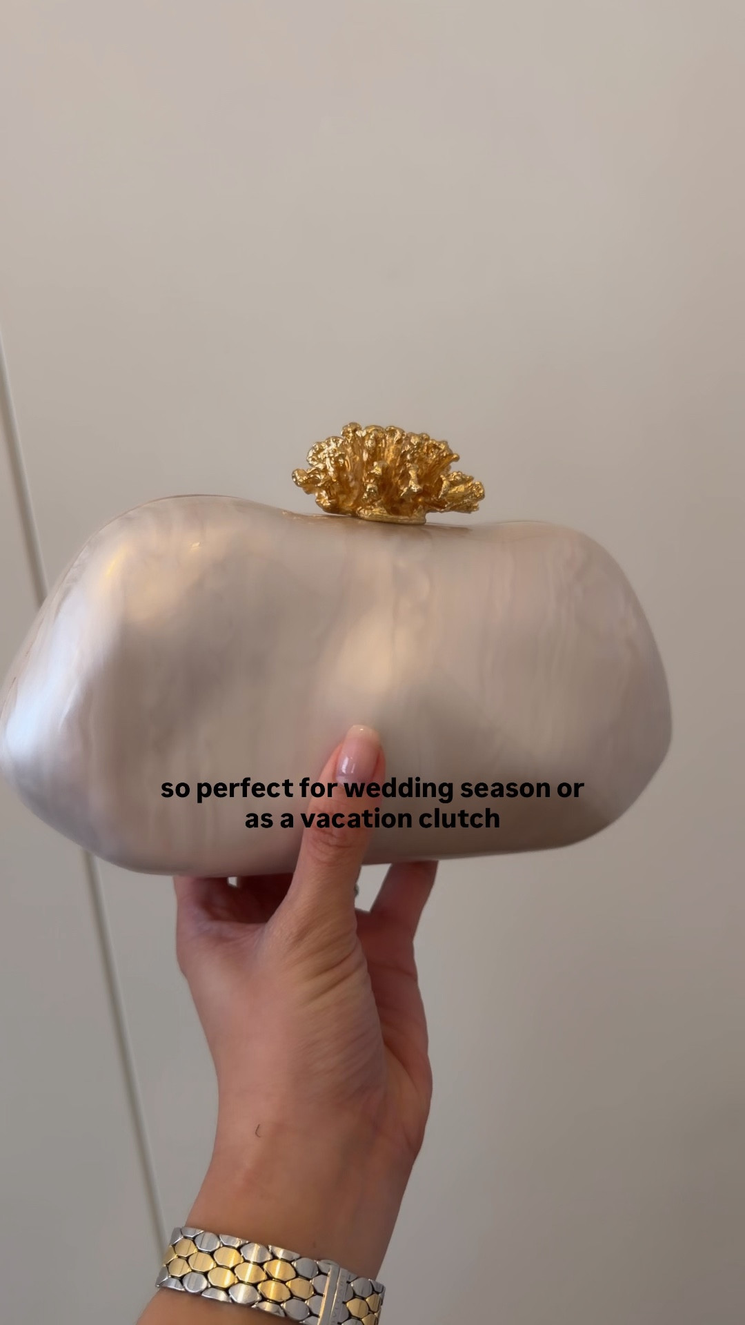 You guys know I LOVE my acrylic clutches so much and this one is stunnnn  

#LTKFestival #LTKootd #LTKTravel