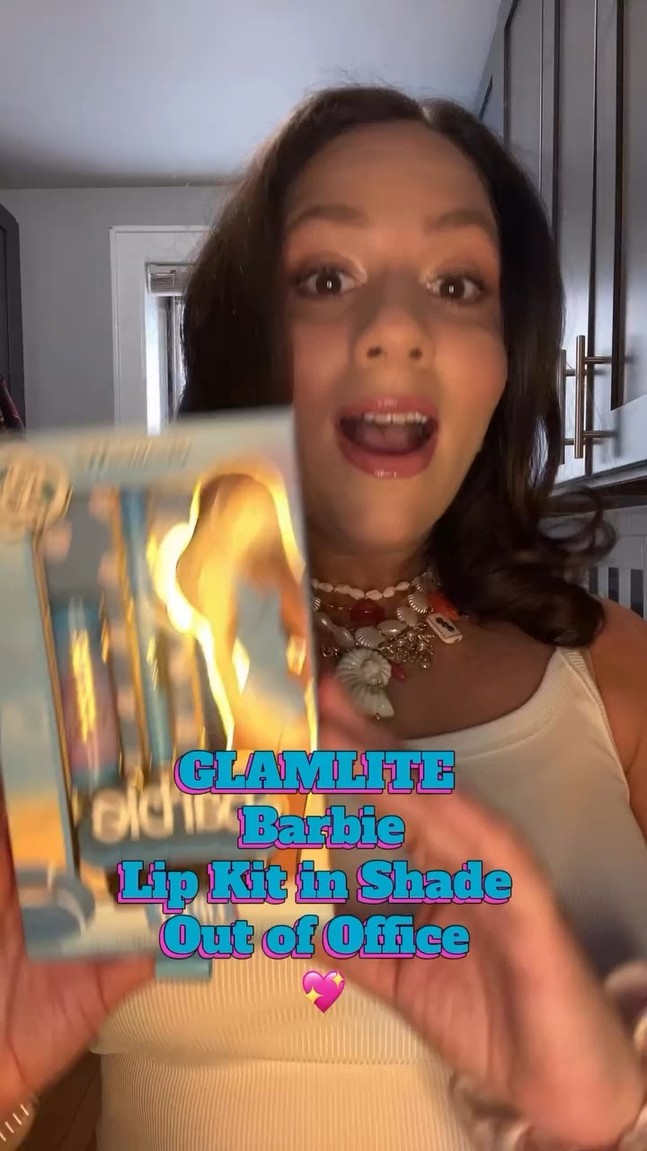 Hi Barbie’s have you seen the new @glamlite x @barbie lip kits yet?!? 
I’m obsessed this out of office kit is Gorgeous!! 💖

#glamlite #lipkit #barbie