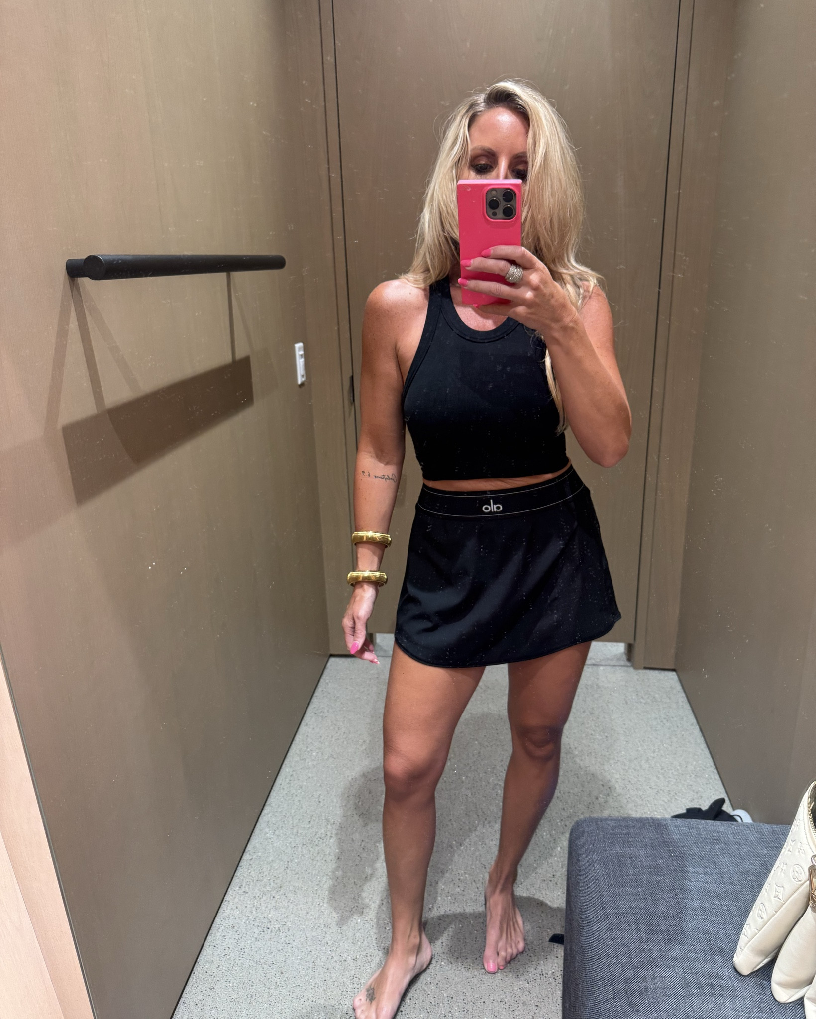 Classic and comfy ALO set! I’m in xs bottoms and small top 

#LTKPetite #LTKFindsUnder100 #LTKActive