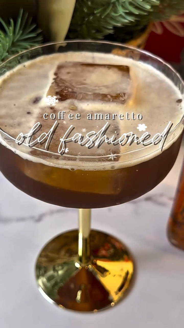 Day 1 of my Holiday Happy Hour Series 🎄☕✨ Meet the Coffee Amaretto Old Fashioned — a smooth blend of bourbon, amaretto and brown-sugar coffee with a holiday twist.

❄️ Ready in minutes, perfect for winter nights. Want more festive cocktail recipes? Follow along, more to come! ❄️

#holidaycocktails #christmascocktail #holidaydrinks #festivedrinks #christmasdrinks #cocktails #coffee #winterdrinks #holidayseason #cheers