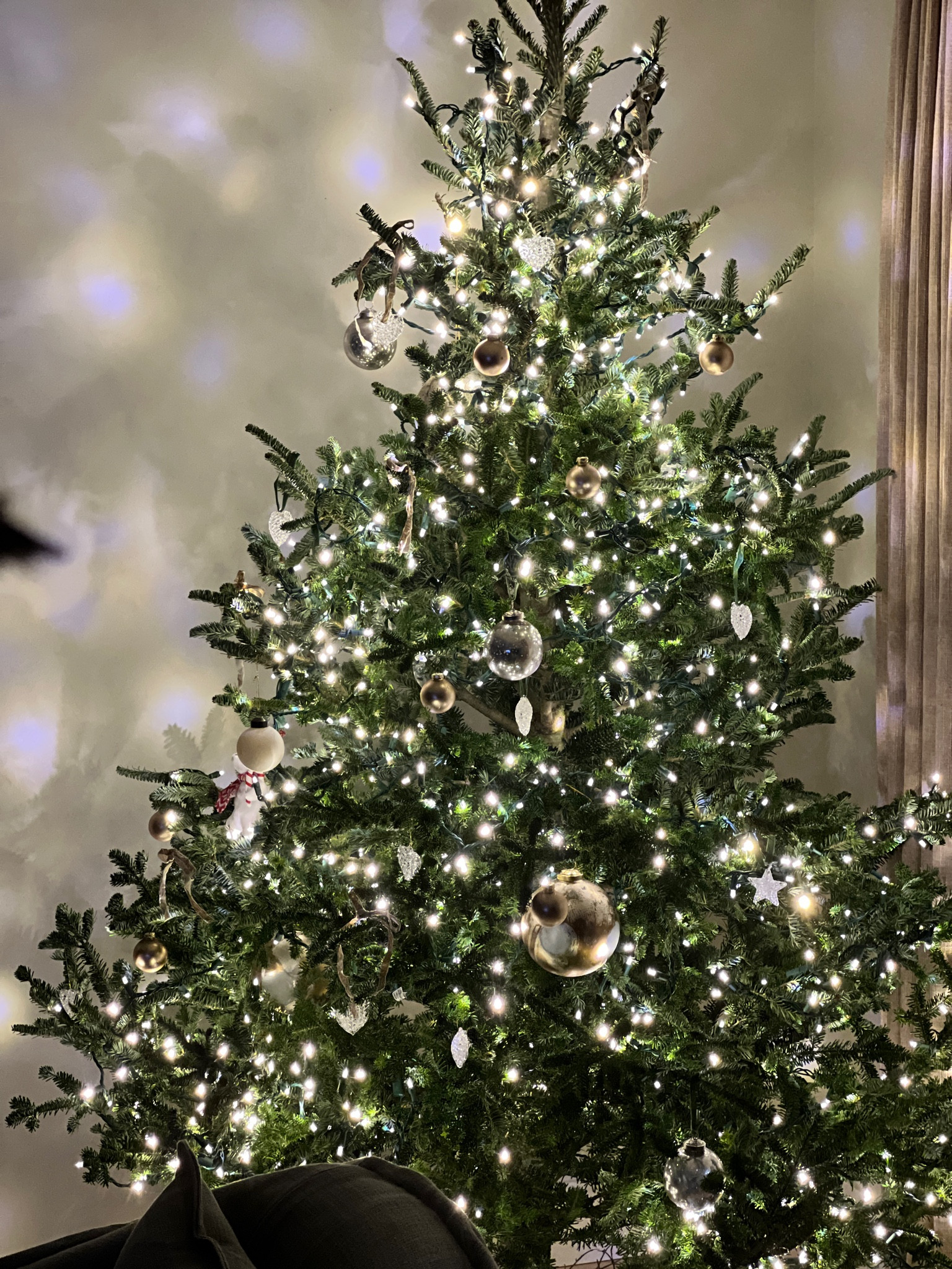 Neutral Christmas Tree 

LED Christmas lights
Metallic ornament’s
500 for under $30!

#LTKSeasonal #LTKfindsunder50 #LTKHoliday