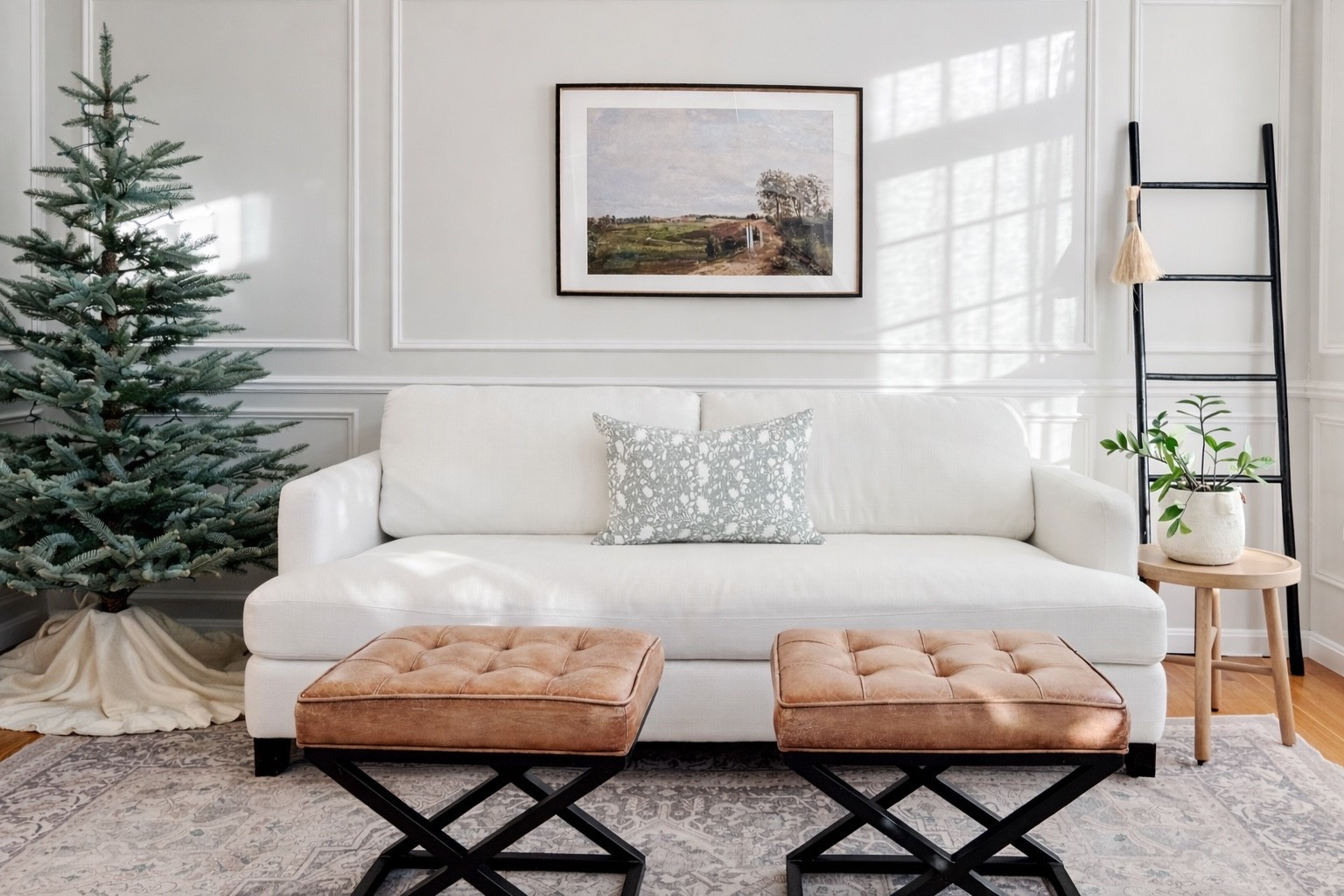 #smalllivingroom #whitesofa #subtlecoastal 

#LTKSeasonal #LTKHoliday #LTKHome