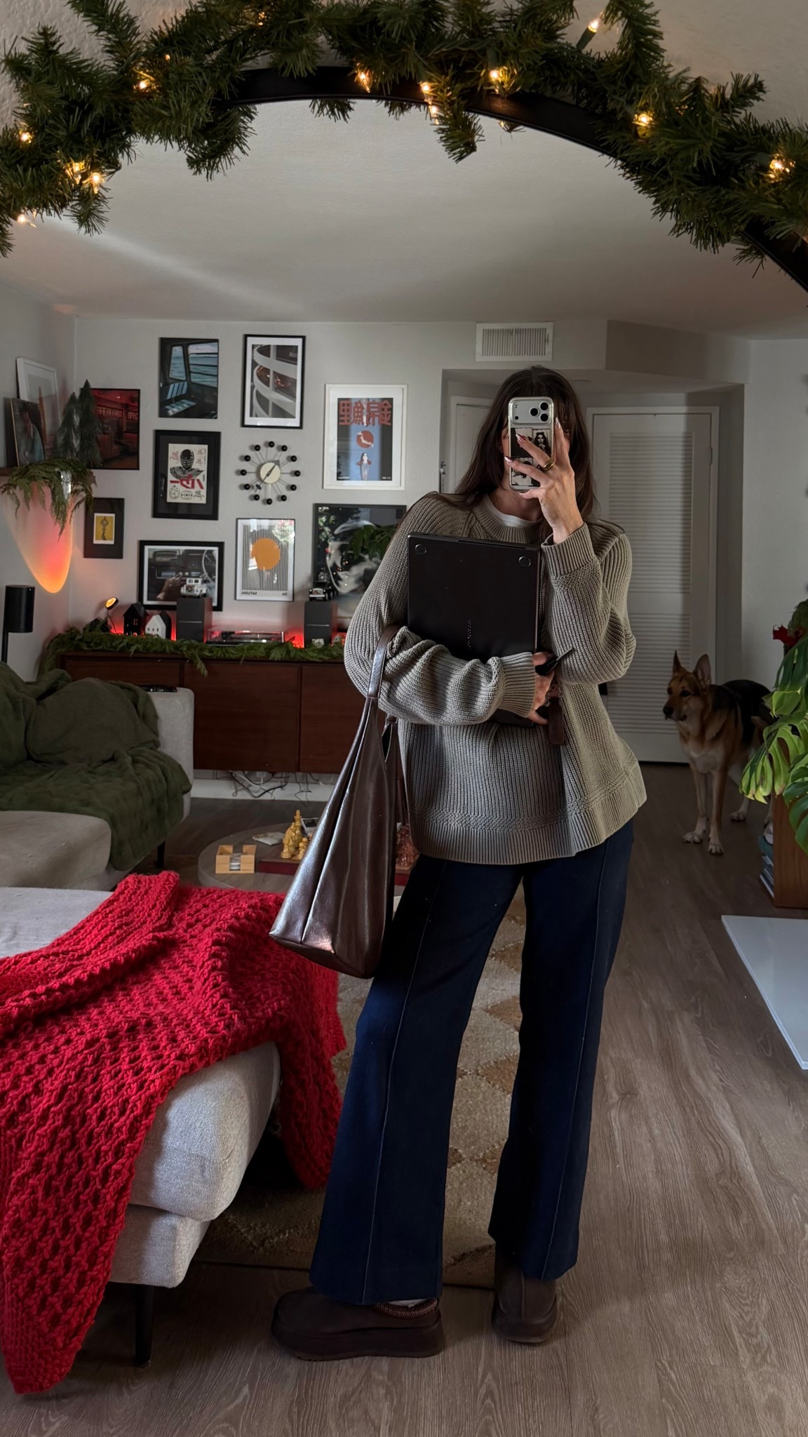 Pants are Zara but linked my fav comfy Abercrombie jeans!!!