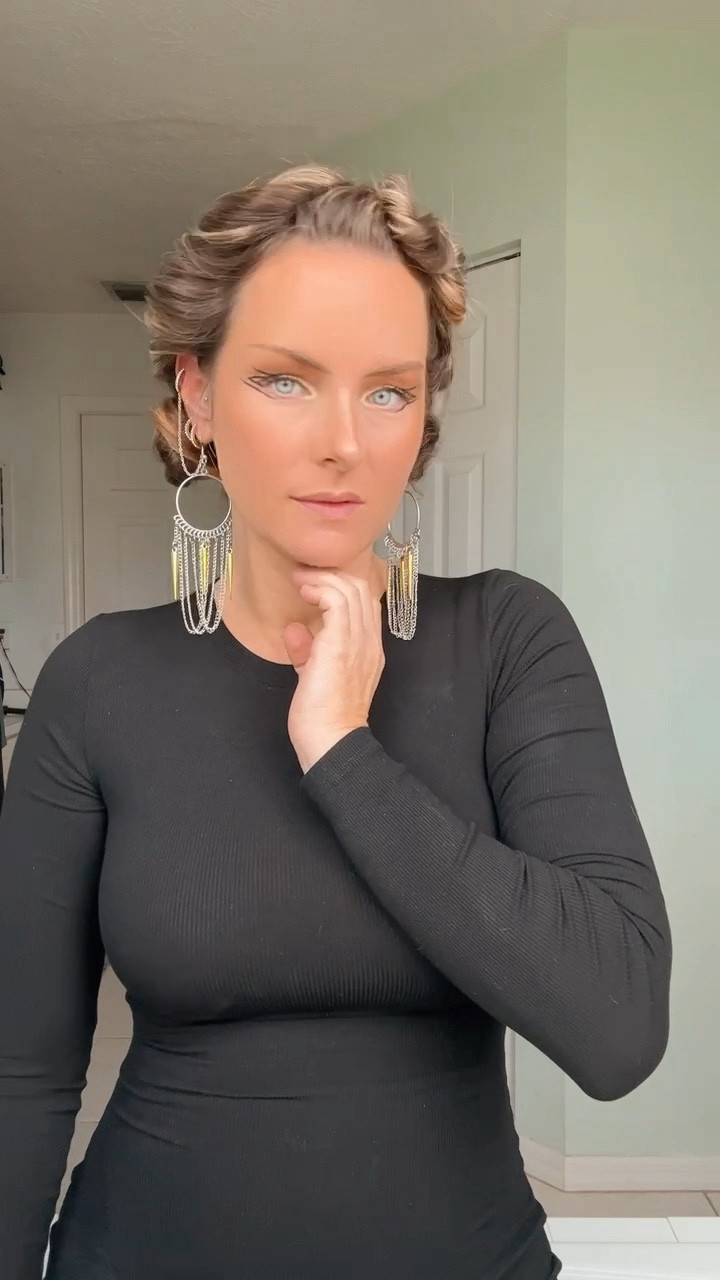 Love this asymmetrical hairstyle for the holidays ❤️ black dress holiday outfit Christmas dress Christmas look holiday fashion Christmas outfit 

#LTKVideo #LTKstyletip #LTKHoliday