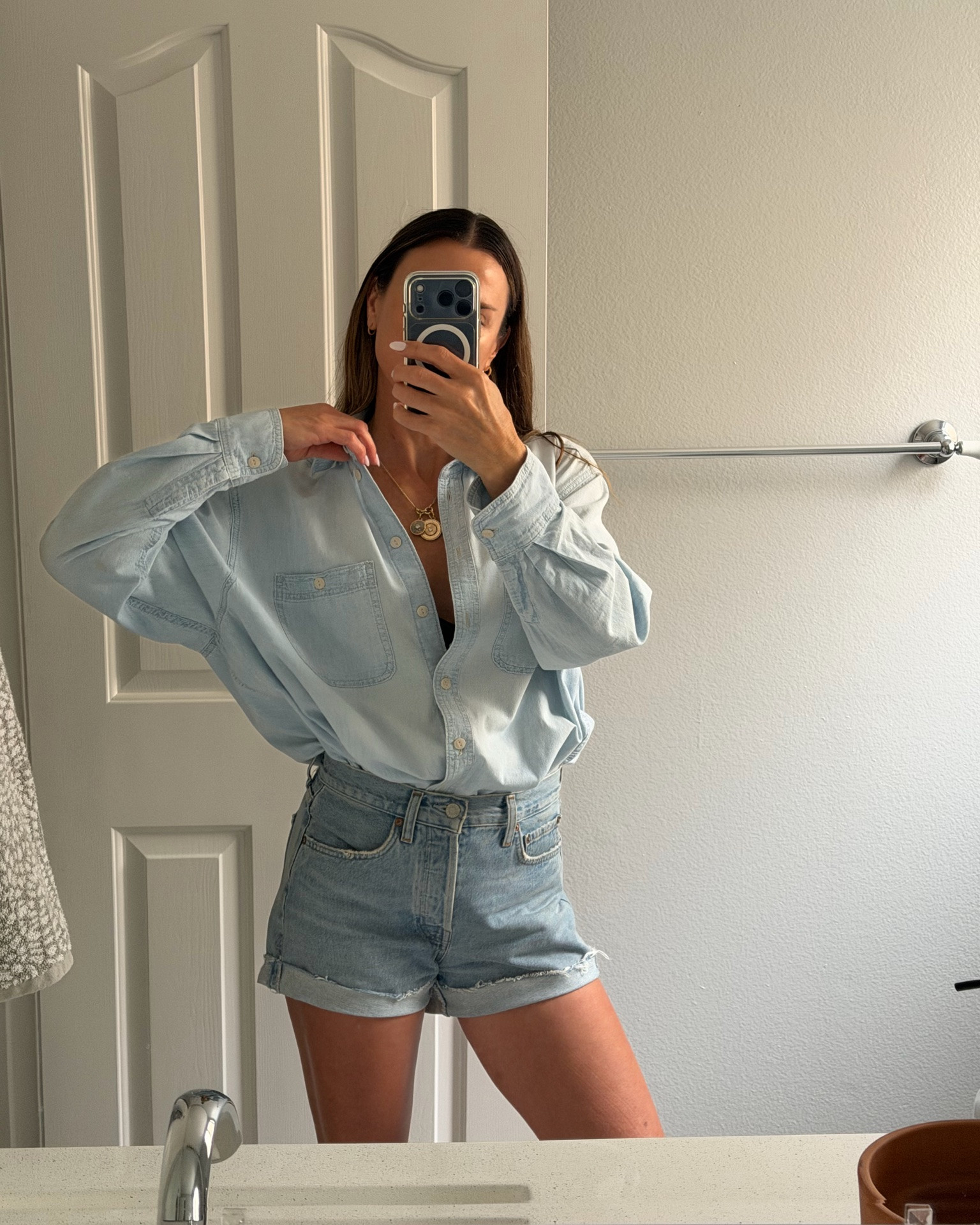 Summer denim 🩵🤍

#LTKootd #LTKmomlife #LTKOver40