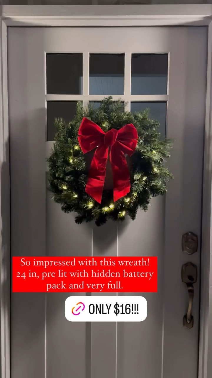 Pre lit Christmas wreath front porch decor 






Walmart finds 
Walmart home 
Walmart Christmas 
Christmas decor 

#LTKFindsUnder50 #LTKWatchNow #LTKHoliday