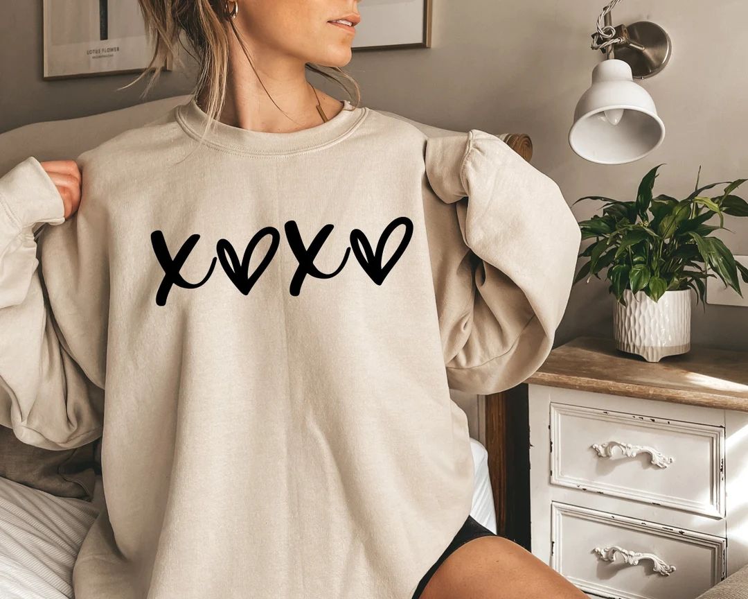 XOXO Sweatshirt, Xoxo Valentines Day Sweatshirt For Woman, Valentines Day Gift,Heart Shirt, Cute ... | Etsy (US)