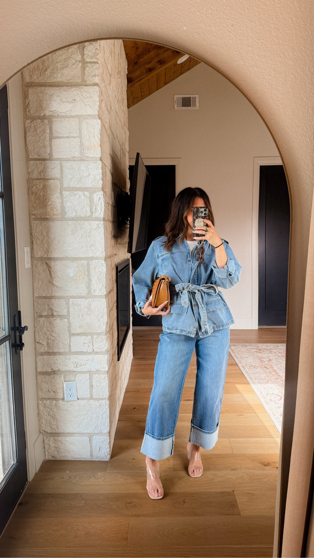  Chic denim on denim look from @VICI 
Use code: STEPHANIEJ35 for 35% off
Jacket: large
Barrel jeans: TTS (30)


#LTKMidsize #LTKootd #LTKWorkwear