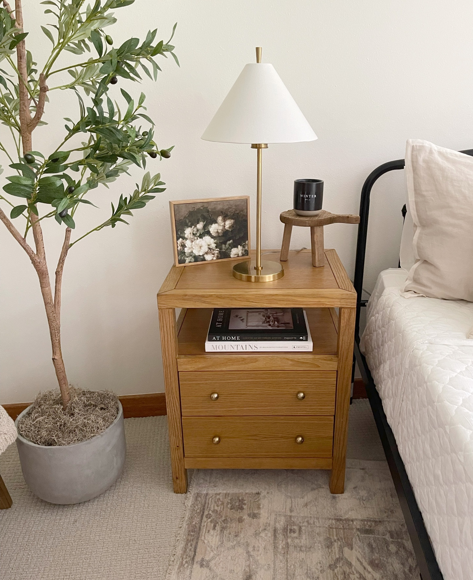 HOME \ guest bedroom nightstand setup😍😍

Decor 

#LTKhome