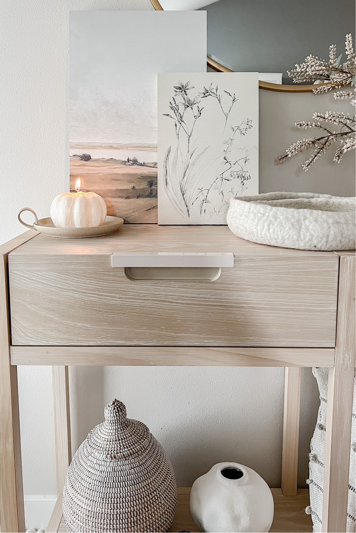 Neutral fall entryway ✨


Pumpkin candle, target fall decor, Zulily fall decor, candle holder, ceramic candle holder, pillar candle, fall artwork, basket, wood console table, wood entryway table, round mirror, gold mirror, fall decor, fall shelf decor 

#LTKhome #LTKHoliday #LTKSeasonal