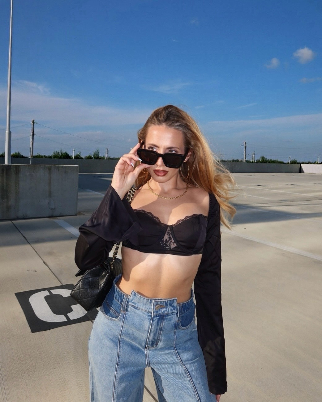 A good date night starts with a good outfit 🤭🖤

Outfit linked on my LTK 💗 comment link & I’ll send it to you! 

Jeans: @fabrique.official 
Top: @princesspolly 
Bag: @chanelofficial 
Necklace: @miru 
Sunglasses: @1921veintiuno 

#dateoutfit #casualoutfit #itgirloutfit #outfitideas #outfitinspo