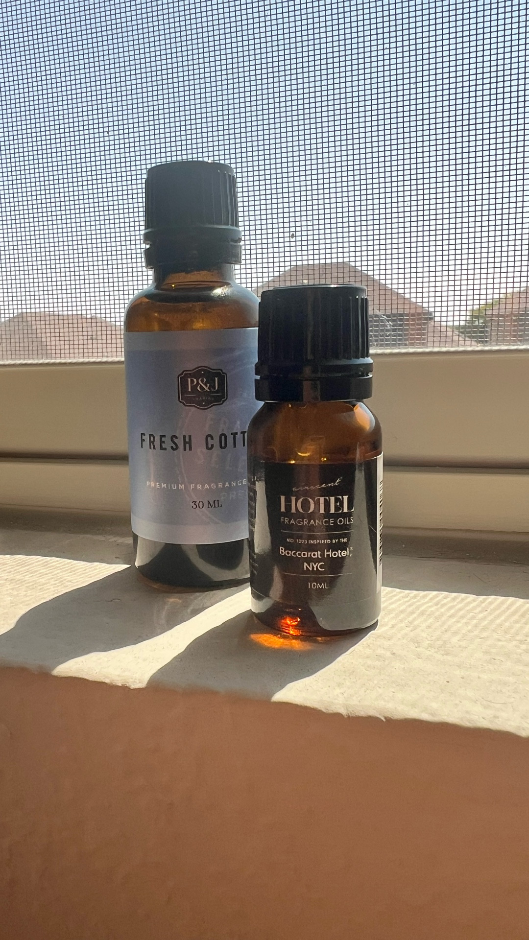 ✨ Imagine stepping into your home and it smells like luxury hotels + freshly washed linens ✨
These two oils are game changers. I douse them on my dryer balls for laundry that stays fresh for days, and I mix them into a DIY spray (with witch hazel + water) for bedding, closets, couches—literally everything.

They check all the boxes:
☁️ Long-lasting fresh clean scent
☁️ Smells luxe without the price tag
☁️ Works for both clothes and home
☁️ Busy-mom approved hack

Trust me, these are the kind of little swaps that make your whole house feel like a retreat. 🌸

#HomeScentHack #CleanLaundrySmell #MomLifeHacks #FreshHomeVibes #LTKhome

#LTKHome