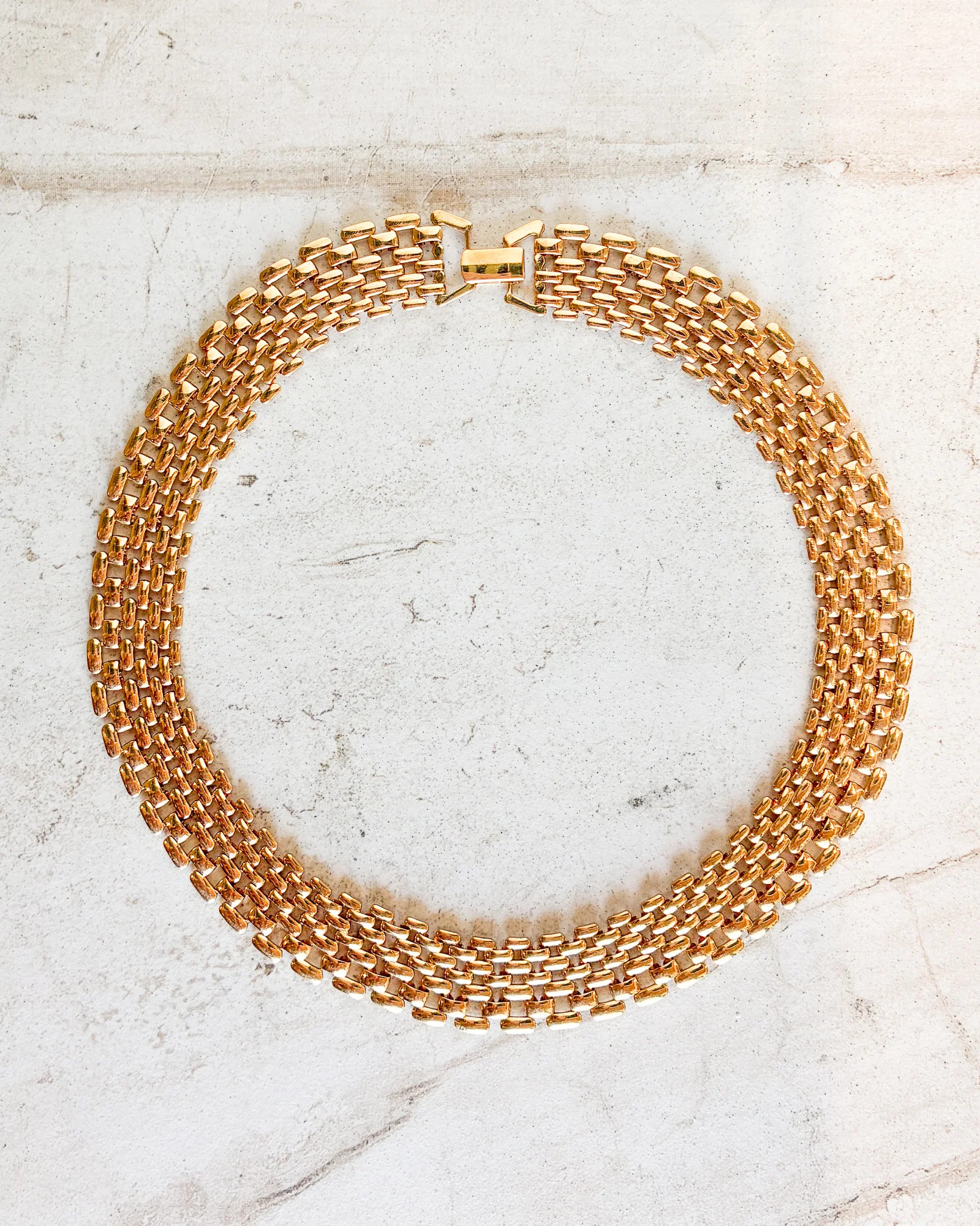Vintage Gold Tone Oval Link Necklace | Care Tucker