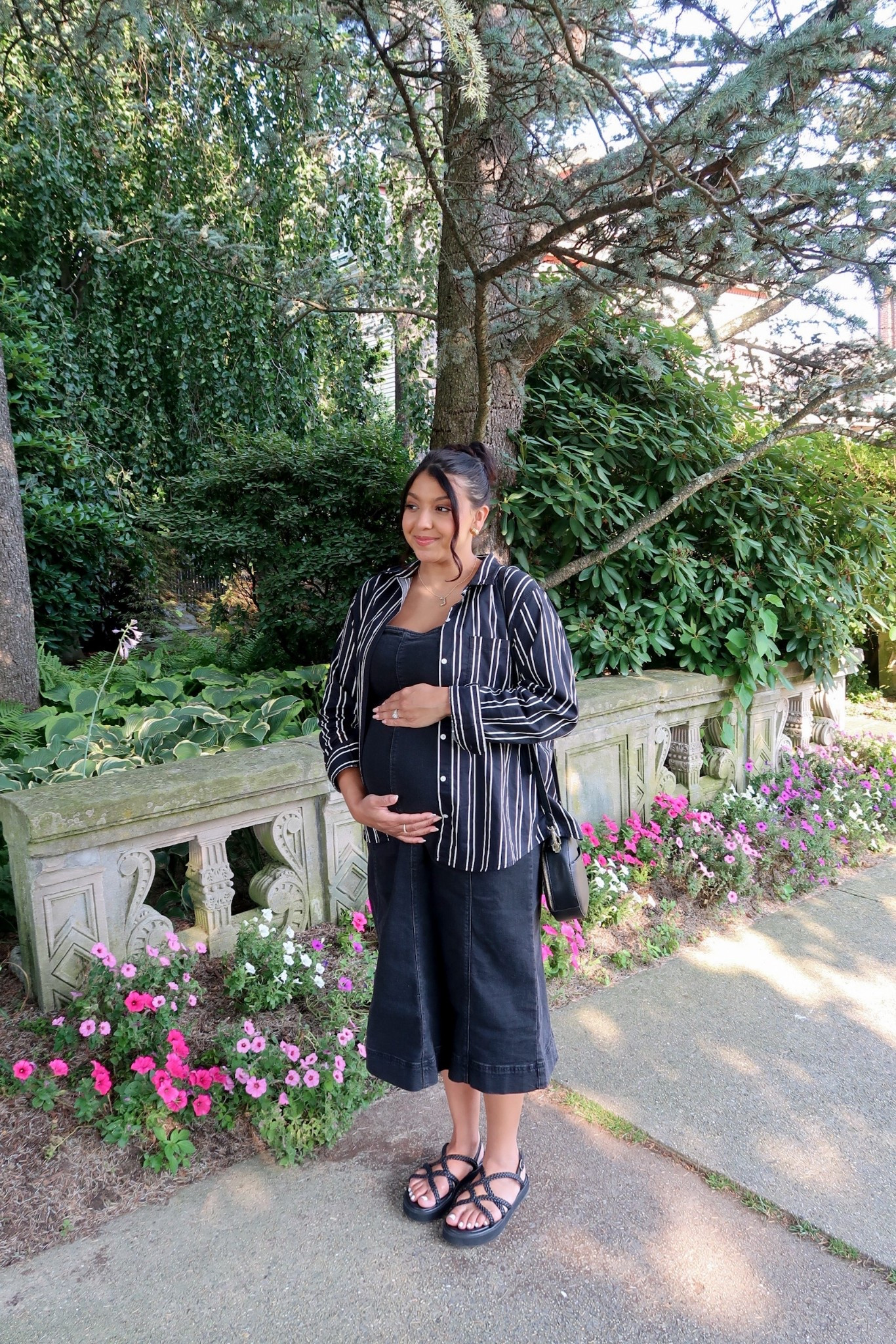 Labor Day Sales // Bump Friendly Fit 🤍

#LTKStyleTip #LTKFindsUnder50 #LTKBump