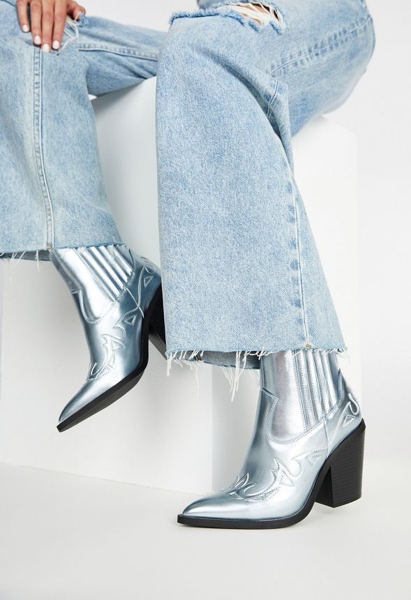 Faye Ankle Boot | JustFab