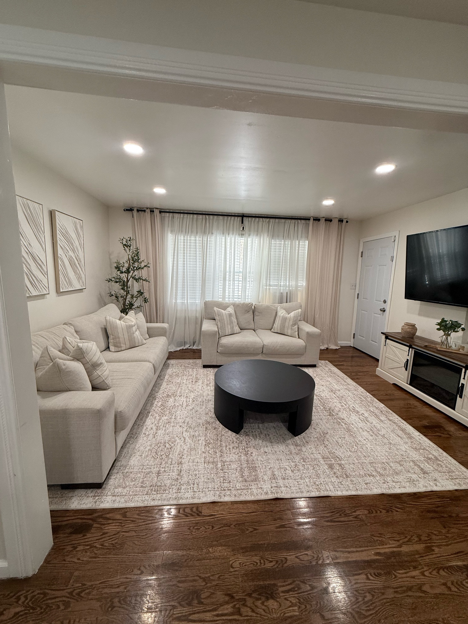 My living room details 💫

#LTKSeasonal #LTKU #LTKHome