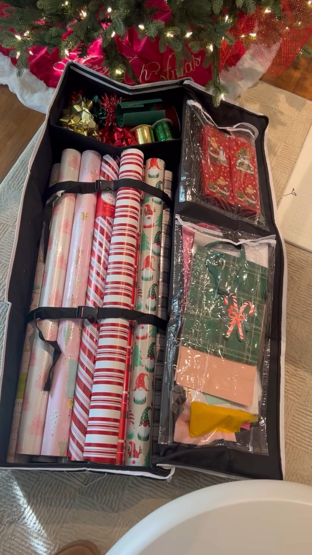 So in love had to make this Gift Organizer mine this Christmas! Check out the link to my wrapping paper cutter & this organizer which is perfect not just for the holidays, but organizing your wrapping paper, gift bags & decor for birthdays + other special events too! 🎁😍✂️