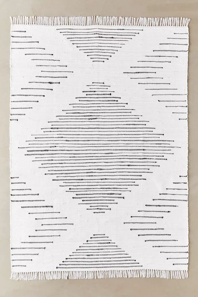Quinn Woven Rug | Urban Outfitters (US and RoW)