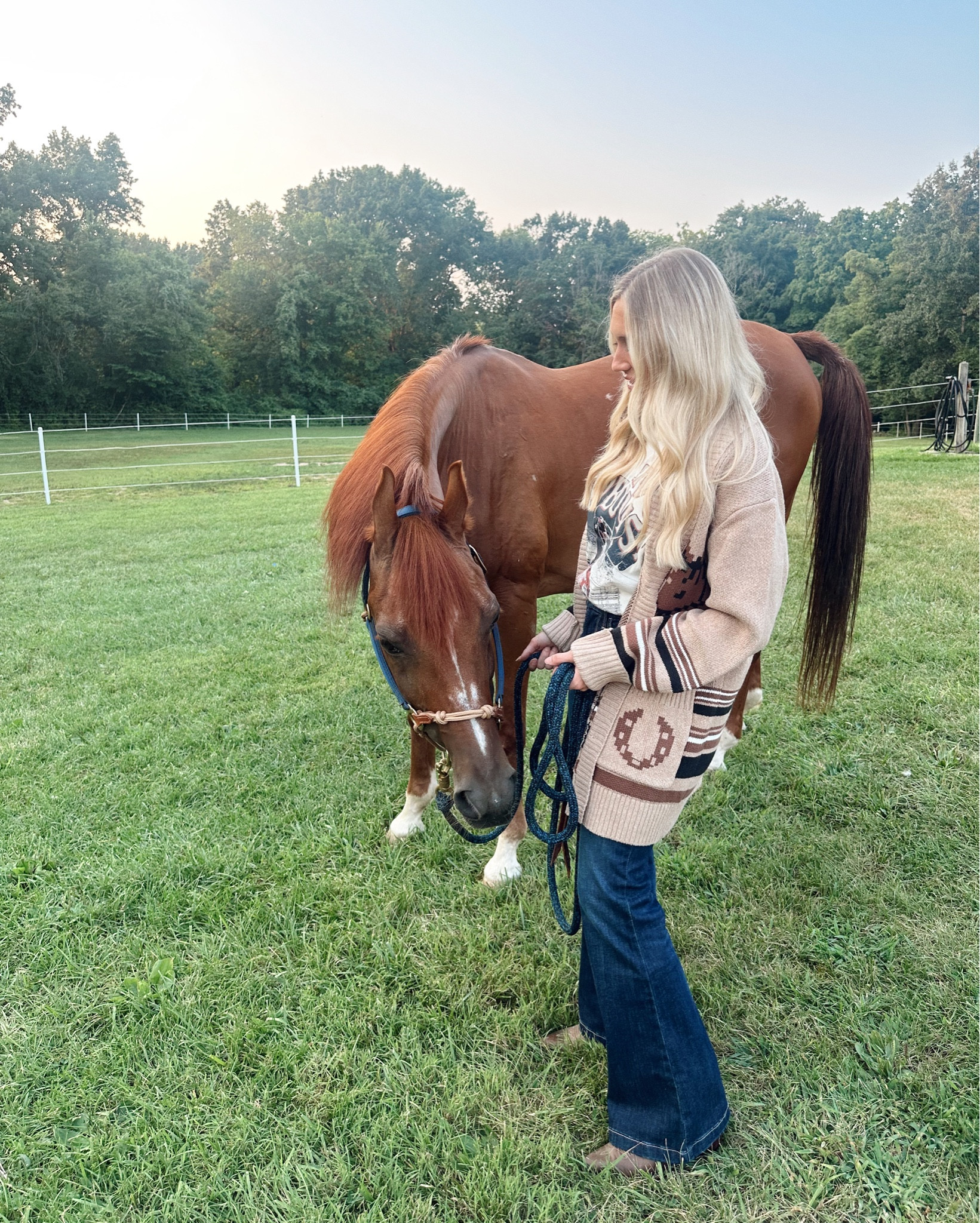 Fall Western outfit inspo 🤠🍂 Oversize sweatshirt, horses + relaxed fit Wrangler jeans = the perfect cozy fall outfit.
This head-to-toe fit look is giving vintage cowgirl style, Western fashion, and fall ranch outfit vibes. Pair it with your favorite brown leather boots for pumpkin patch dates, rodeo nights, or cozy bonfires.
Wrangler pieces are timeless, comfortable, and perfect for layering with cardigans or jackets as the weather cools.
Shop my fall Western outfit, Wrangler jeans, and embroidered denim shirt all linked on my LTK 🤎✨
