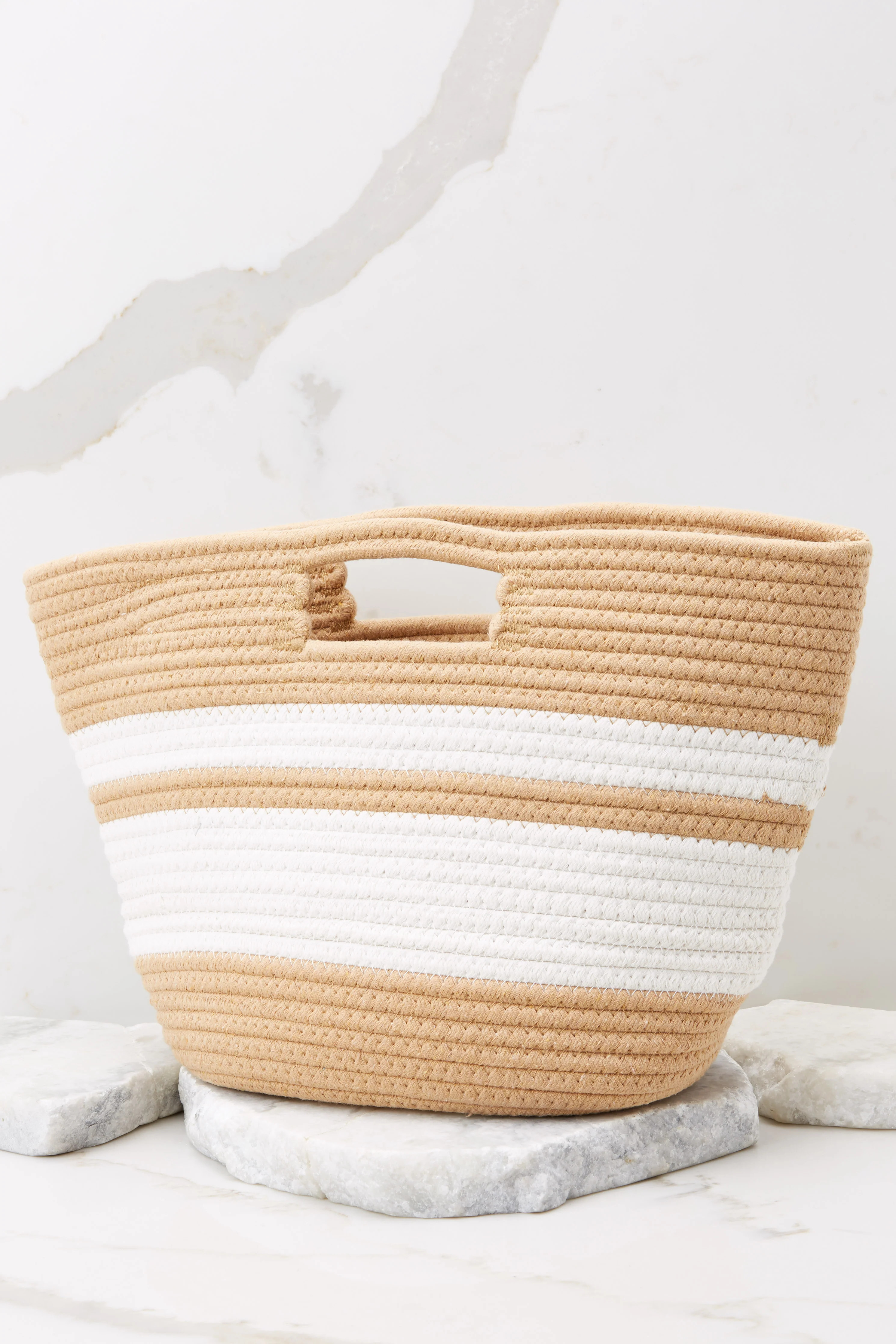 Seas The Day Tan And White Bag | Red Dress 