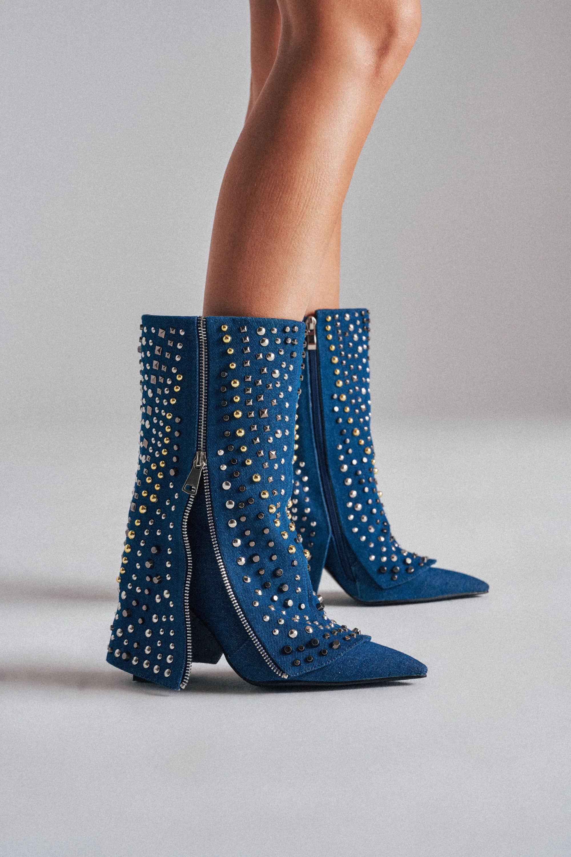 AZALEA WANG HENZI DENIM STUDDED CHUNKY BOOTIE | AKIRA
