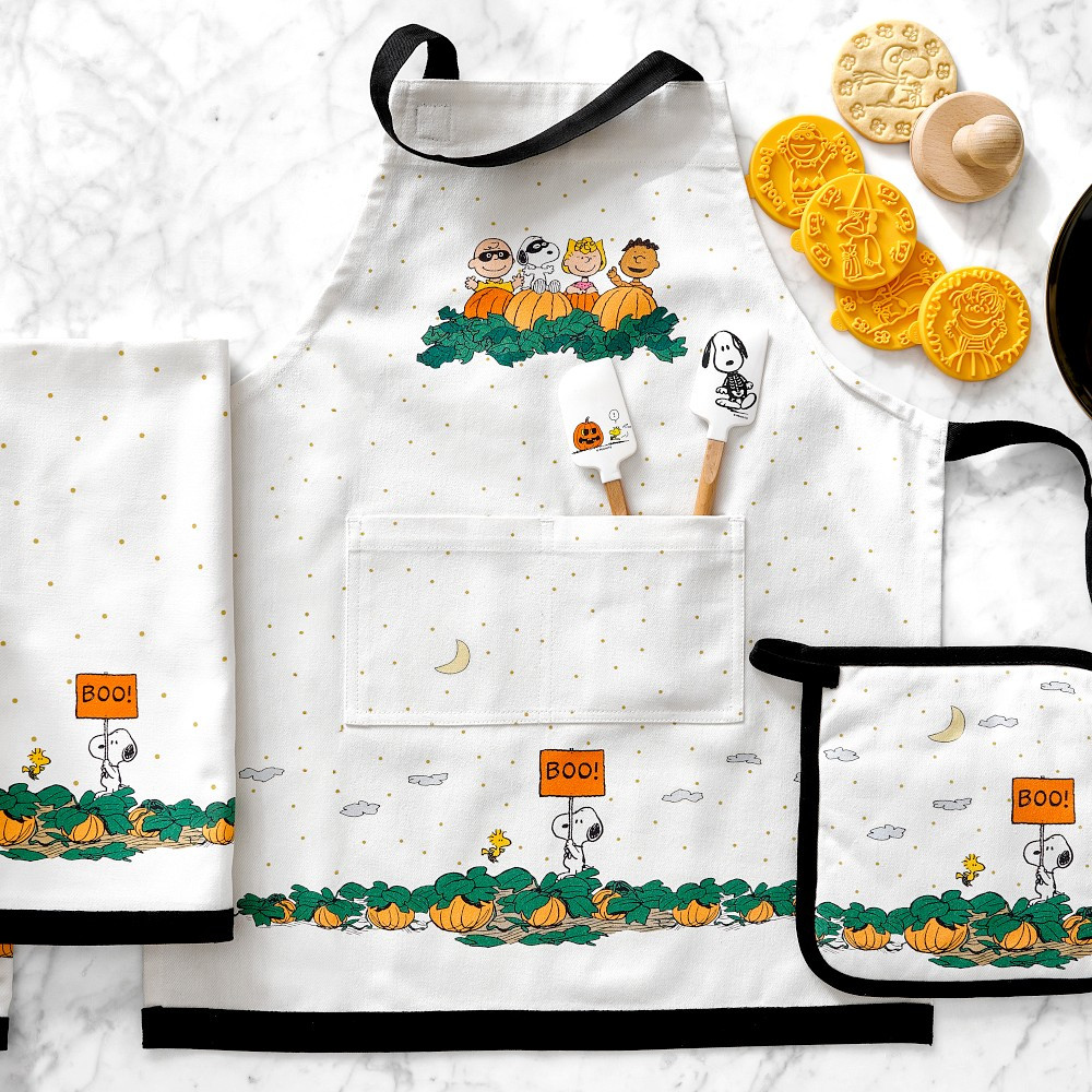 PEANUTS\u2122 x Williams Sonoma Halloween Great Pumpkin Towels, Set of 2 | Williams-Sonoma
