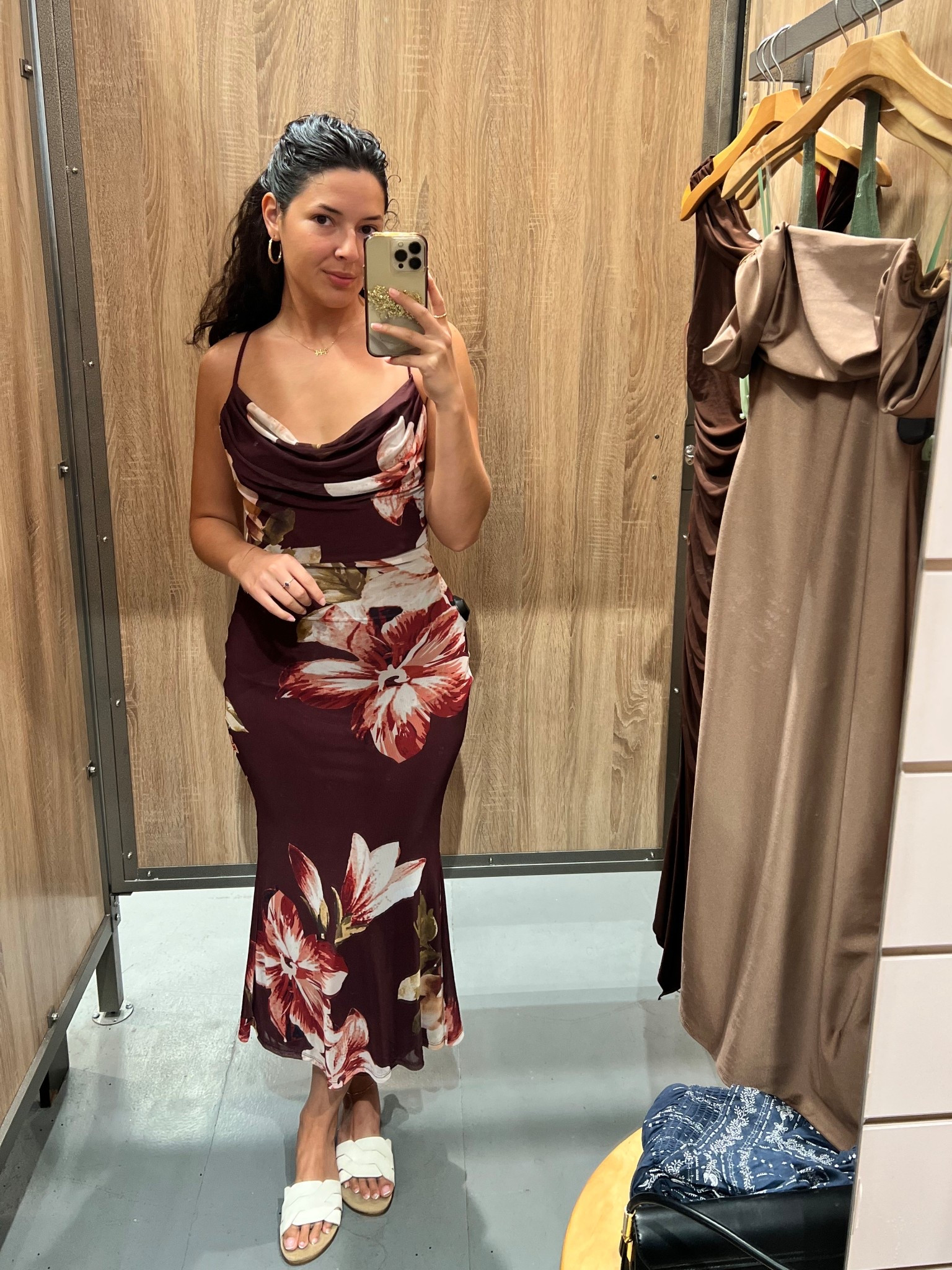 Say hello to the perfect fall wedding guest dress! This burgundy floral beauty is giving elegance with a touch of romance flattering fit, silky drape, and the prettiest autumn tones. Whether you’re heading to a wedding, dinner party, or any special event, this dress is a total showstopper. 

🤎 Tap to shop & add this timeless piece to your collection because fall events deserve a look this stunning!

#LTKWedding #LTKSeasonal #LTKPetite