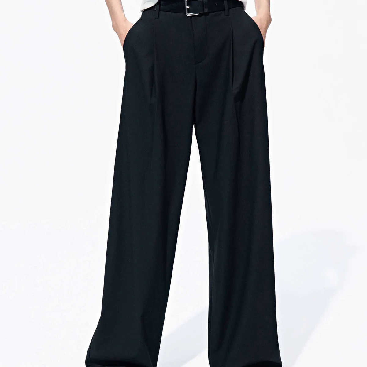 MO&Co. Women's Pleated Barrel Leg Pants | MO&Co.