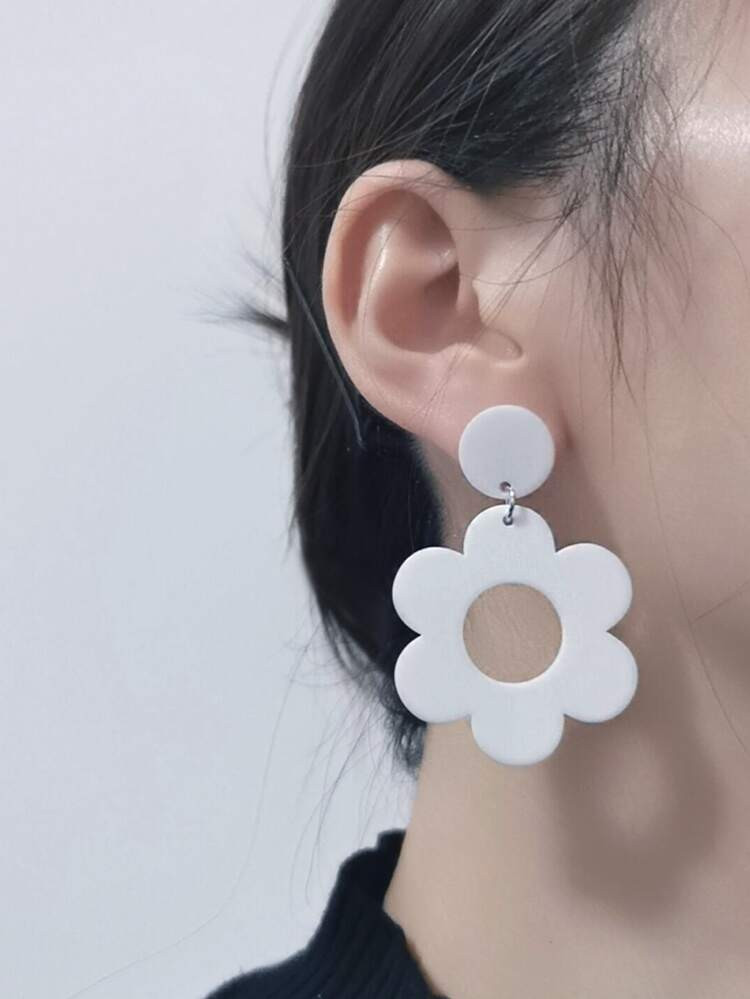 Hollow Out Flower Drop Earrings | SHEIN
