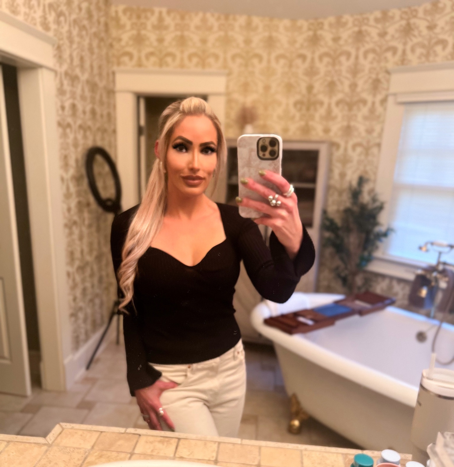 Casual outfit idea for your weekend. Nothing like bringing back the 90s.

#LTKstyletip #LTKfindsunder100 #LTKSeasonal