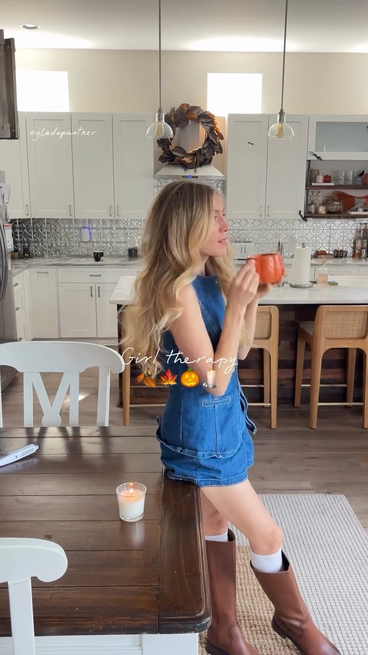 Girl therapy is lighting a fall candle, making the house smell like everything cozy, and romanticizing the little things. 🍂🕯️
Because sometimes all you need is a little fall reset, your favorite @glade candle, a cozy home, and a moment to yourself. 🤎
Consider this your reminder that the little things can make an ordinary day feel a little more magical.
#GladePartner #FallCandles #CozyHome #FallDecor #AutumnVibes