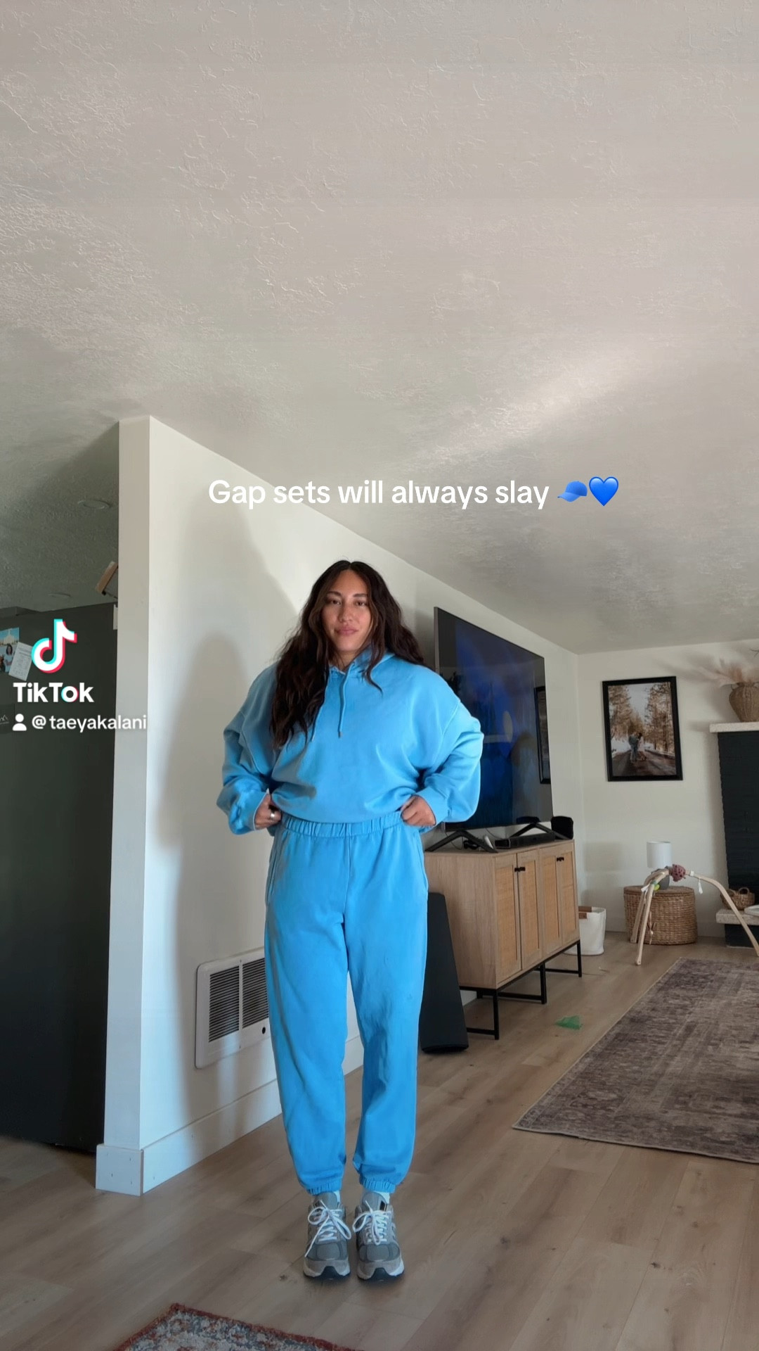 Current color I’m wearing is sold out 😭but wearing an XL in the hoodie and L in sweats! 

Fall outfits , gap outfits , casual outfits , easy outfits 

#LTKStyleTip #LTKFindsUnder50 #LTKFindsUnder100