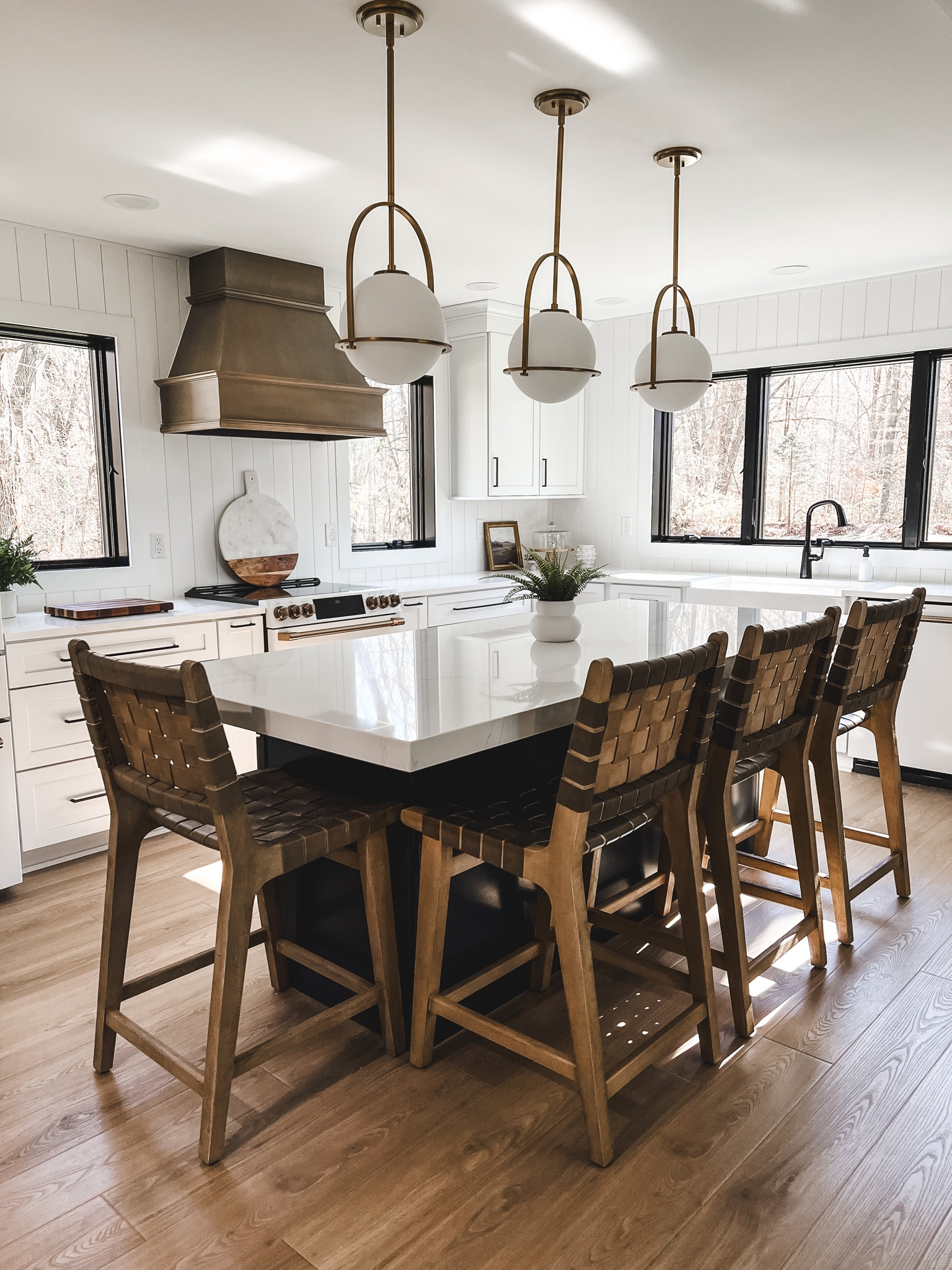 Here's a roundup of my favorite Pottery Barn bar stools! Exact barstools from the photo are linked💙

#LTKhome