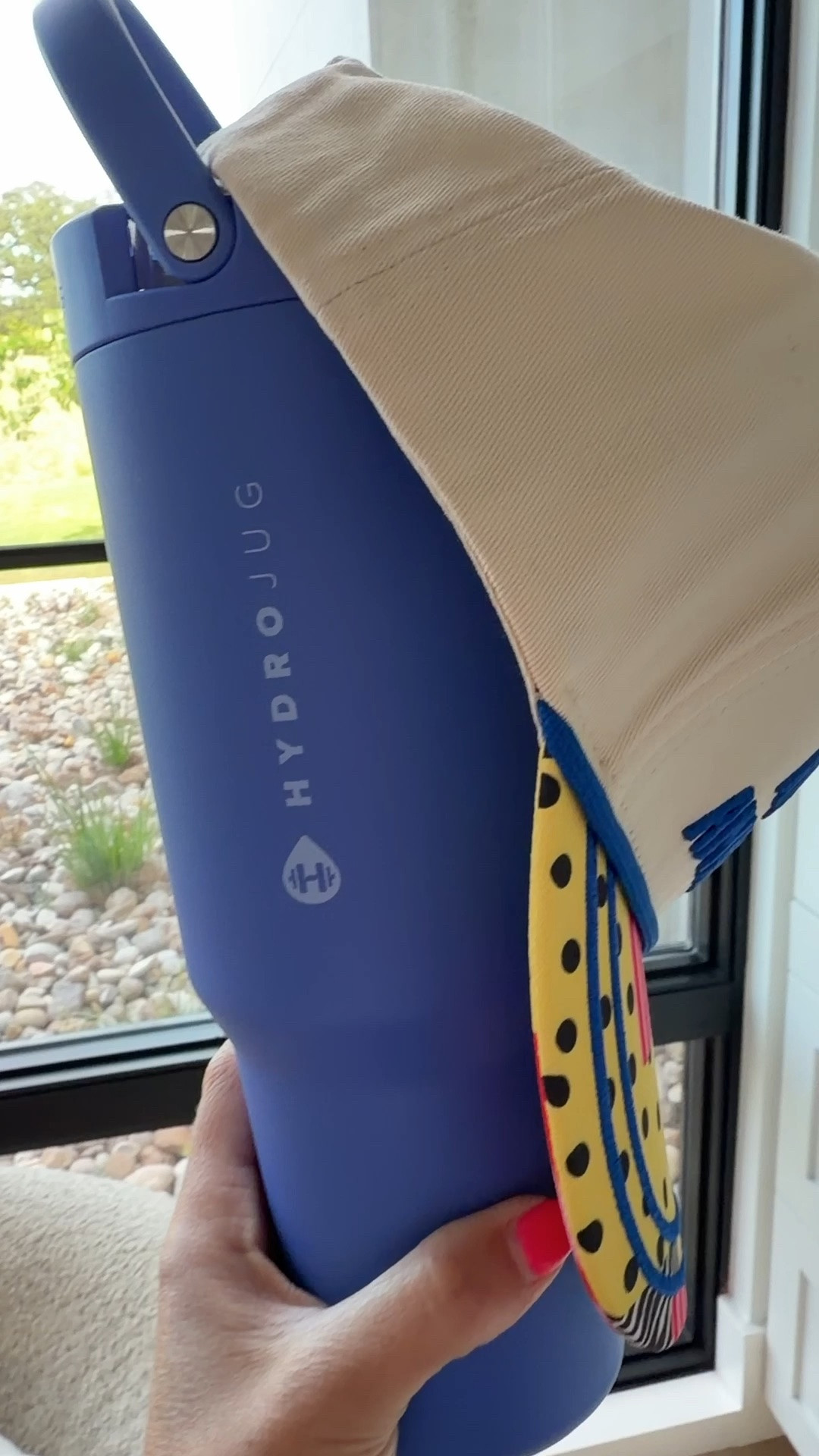 end of year teacher gifts!! Love this and super easy to recreate!! Code ASHLEE for 10% off Hydrojug.