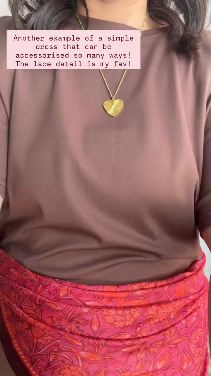 Loving this midsize approved fall dress! I am also currently obsessed with the silk scarf trend happening. So many cute ways to dress this look up and down!