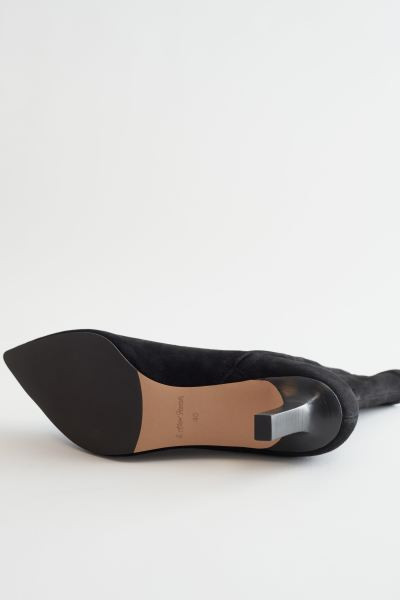 Puntige suède soklaarzen | H&M (DE, AT, CH, NL, FI)