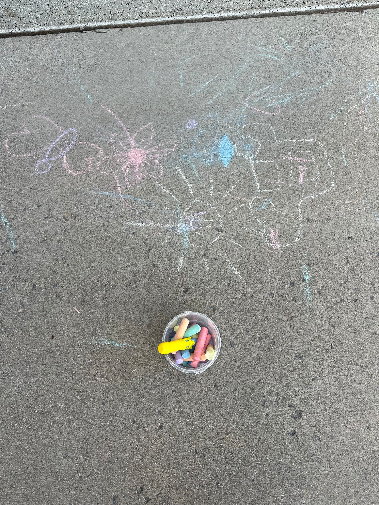 Sidewalk chalk fun on these warm days 🖍️

#LTKmomlife #LTKKids #LTKdayinmylife