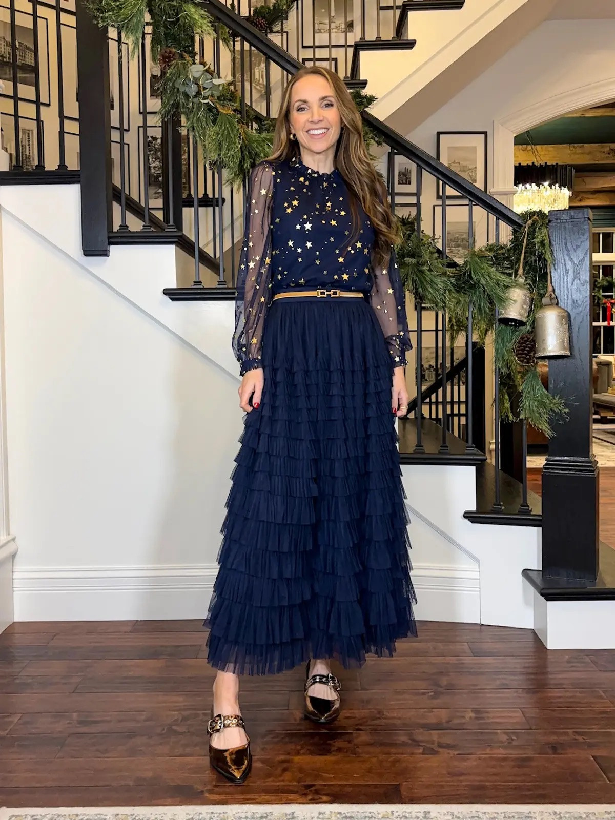 Glam holiday look with @boden navy tulle skirt + stars + @amazon belt 

#LTKHoliday #LTKSeasonal #LTKParties